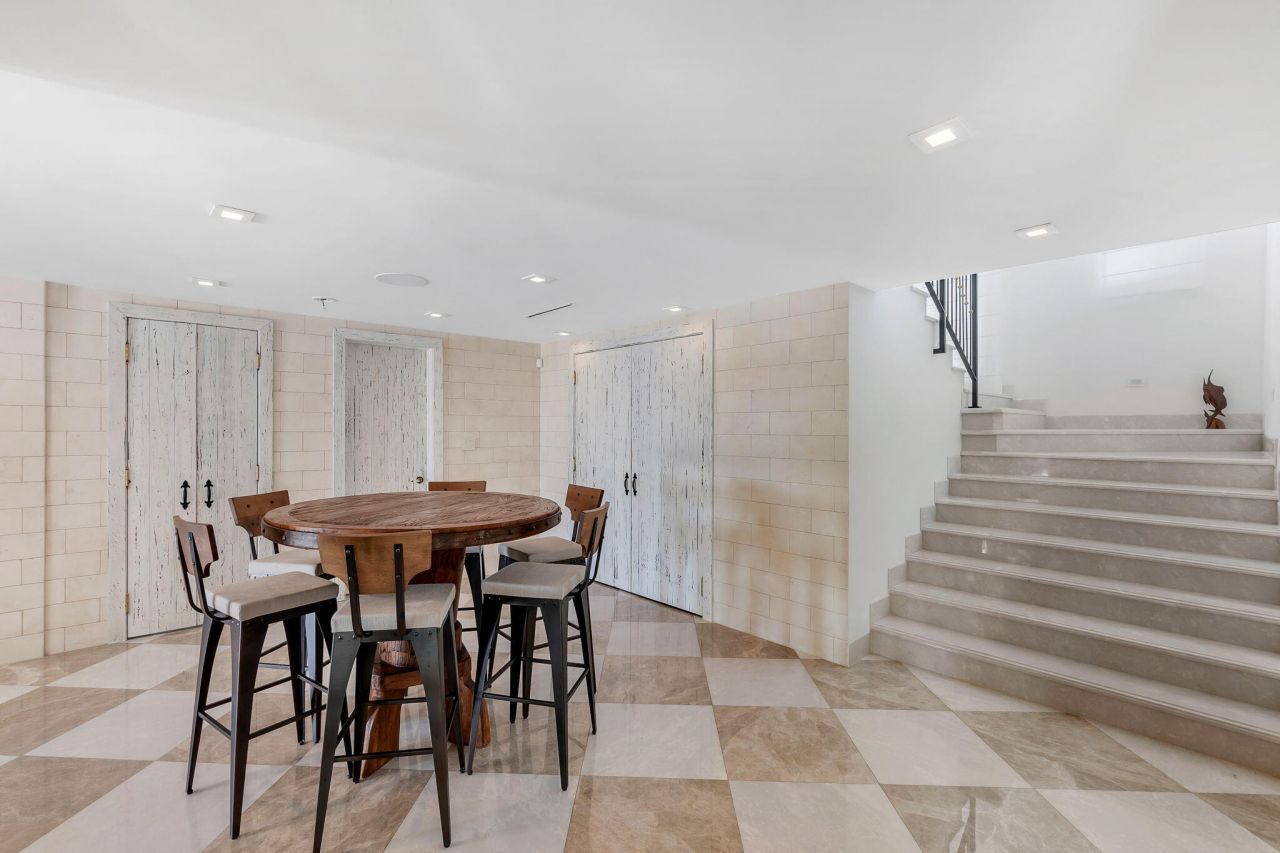 210 W Seaview Circle, Duck Key, FL 33050 Photo