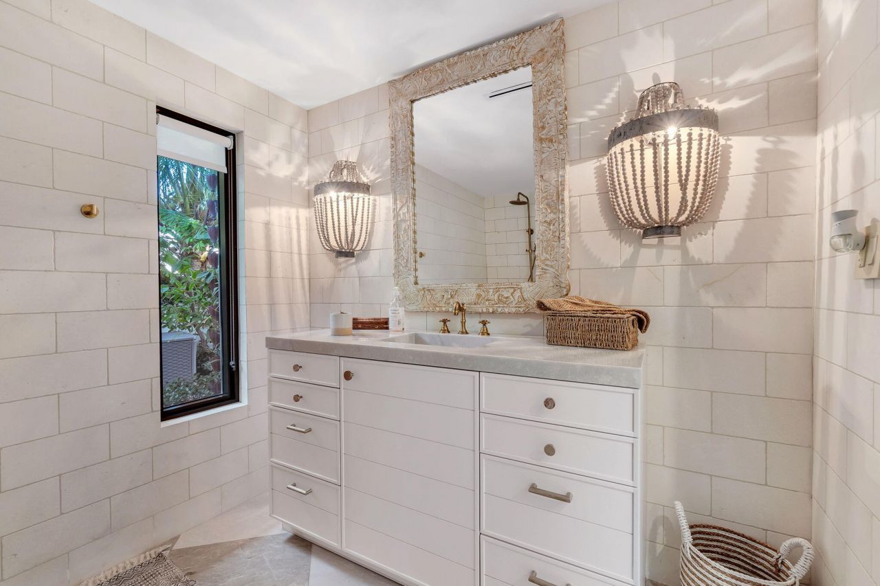 210 W Seaview Circle, Duck Key, FL 33050 Photo