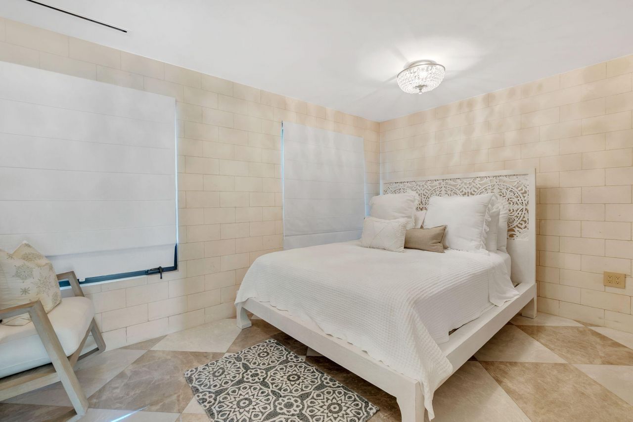 210 W Seaview Circle, Duck Key, FL 33050 Photo