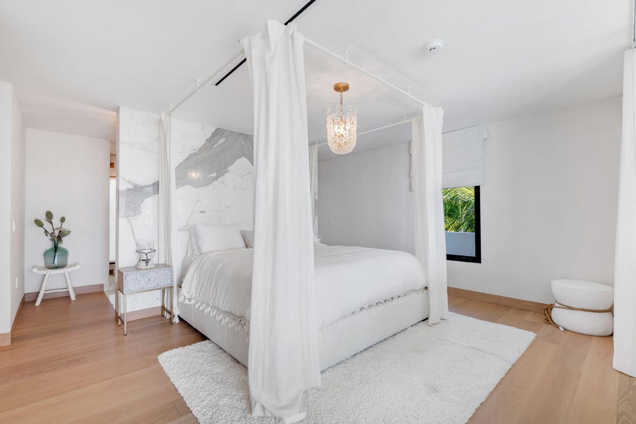 210 W Seaview Circle, Duck Key, FL 33050 Photo