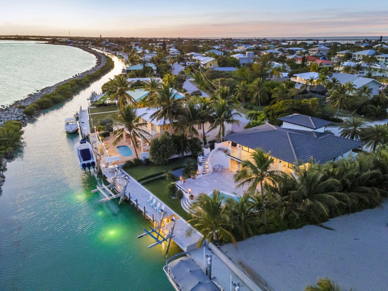 210 W Seaview Circle, Duck Key, FL 33050 Photo