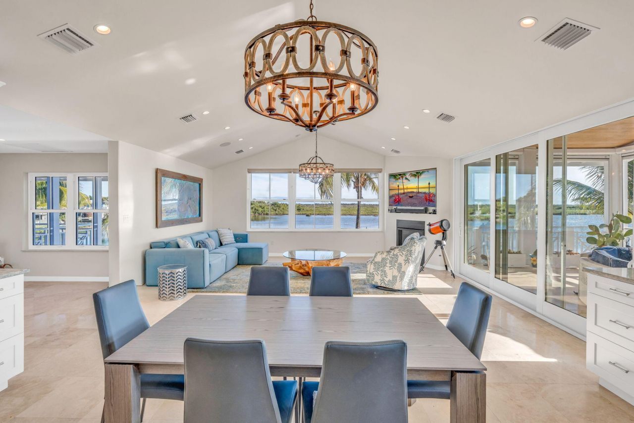 17013 Coral Drive, Sugarloaf, FL 33042 Photo