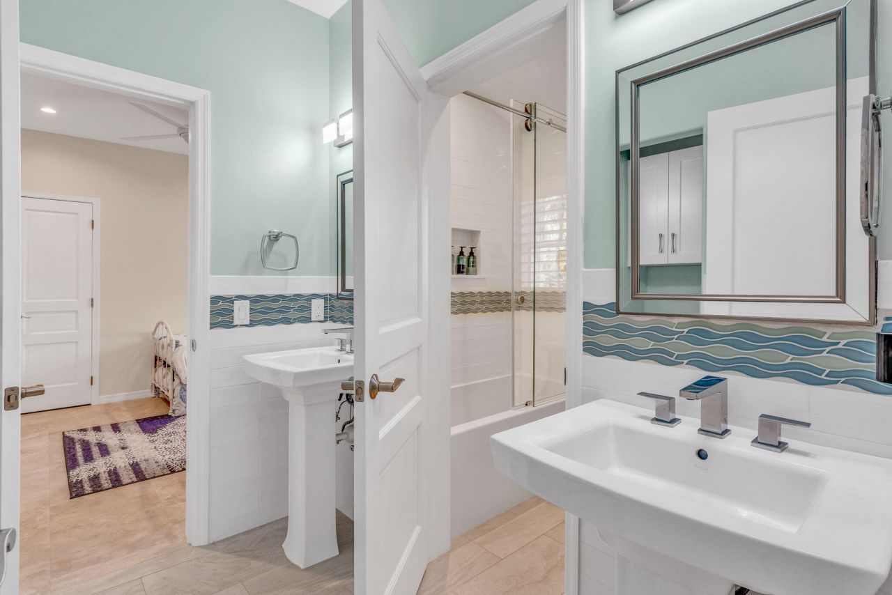 17013 Coral Drive, Sugarloaf, FL 33042 Photo