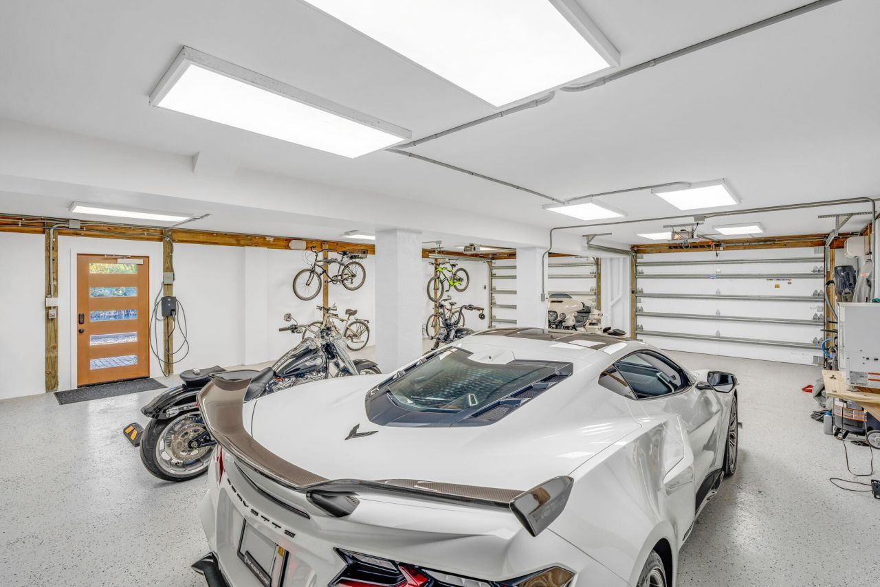 17013 Coral Drive, Sugarloaf, FL 33042 Photo