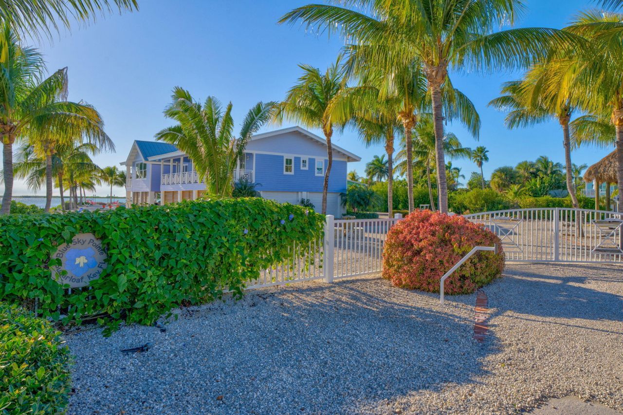 17013 Coral Drive, Sugarloaf, FL 33042 Photo