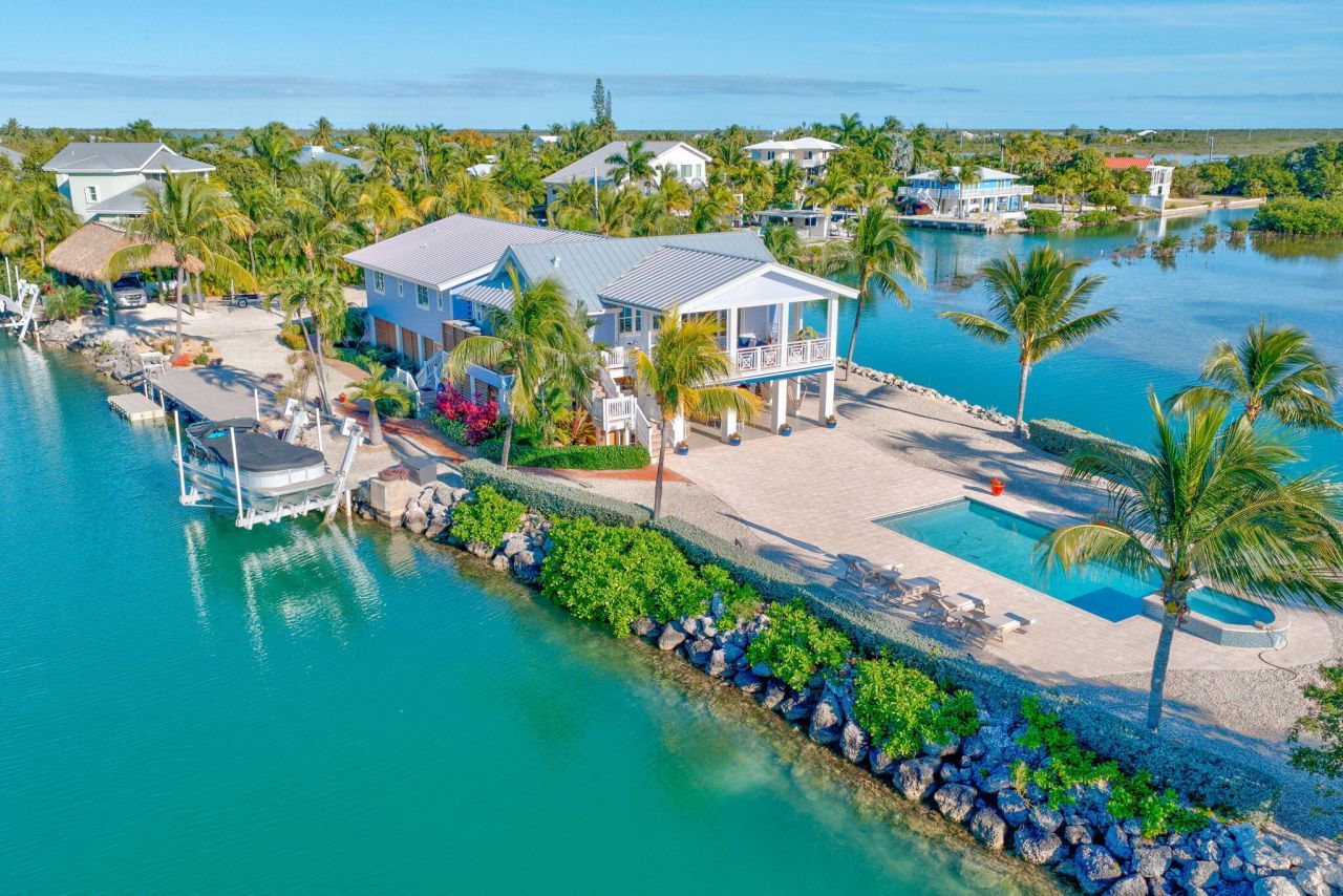 17013 Coral Drive, Sugarloaf, FL 33042 Photo