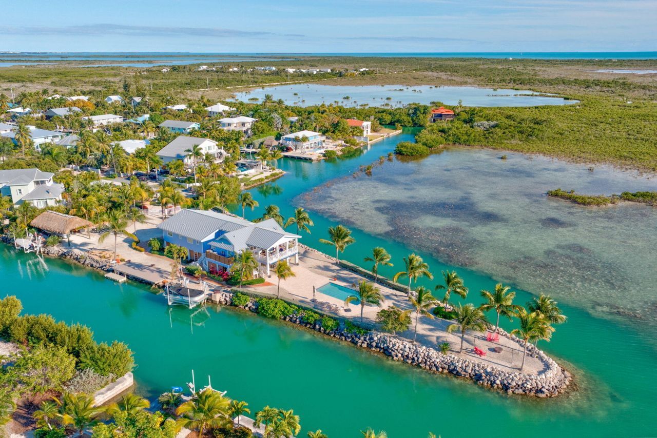 17013 Coral Drive, Sugarloaf, FL 33042 Photo