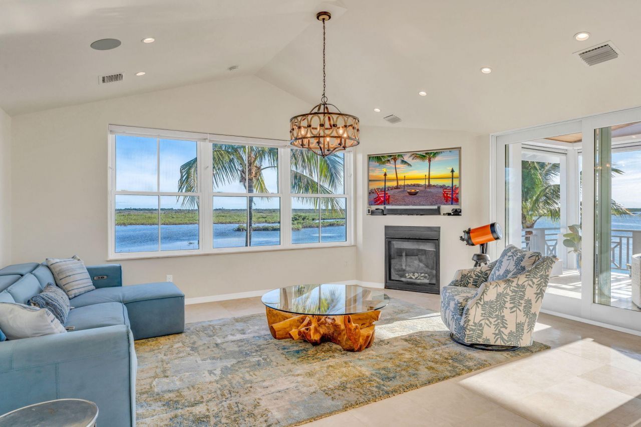 17013 Coral Drive, Sugarloaf, FL 33042 Photo