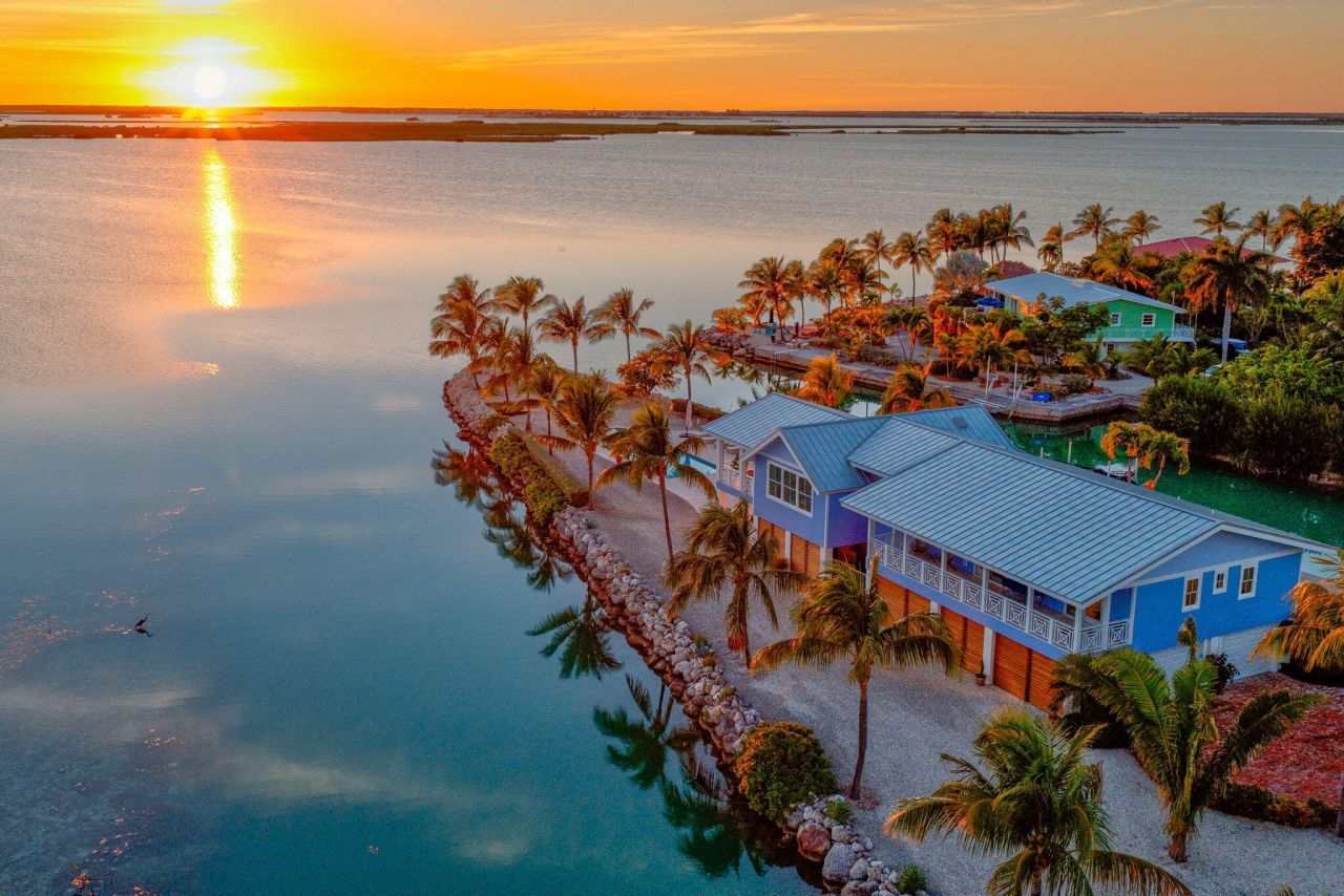 17013 Coral Drive, Sugarloaf, FL 33042 Photo