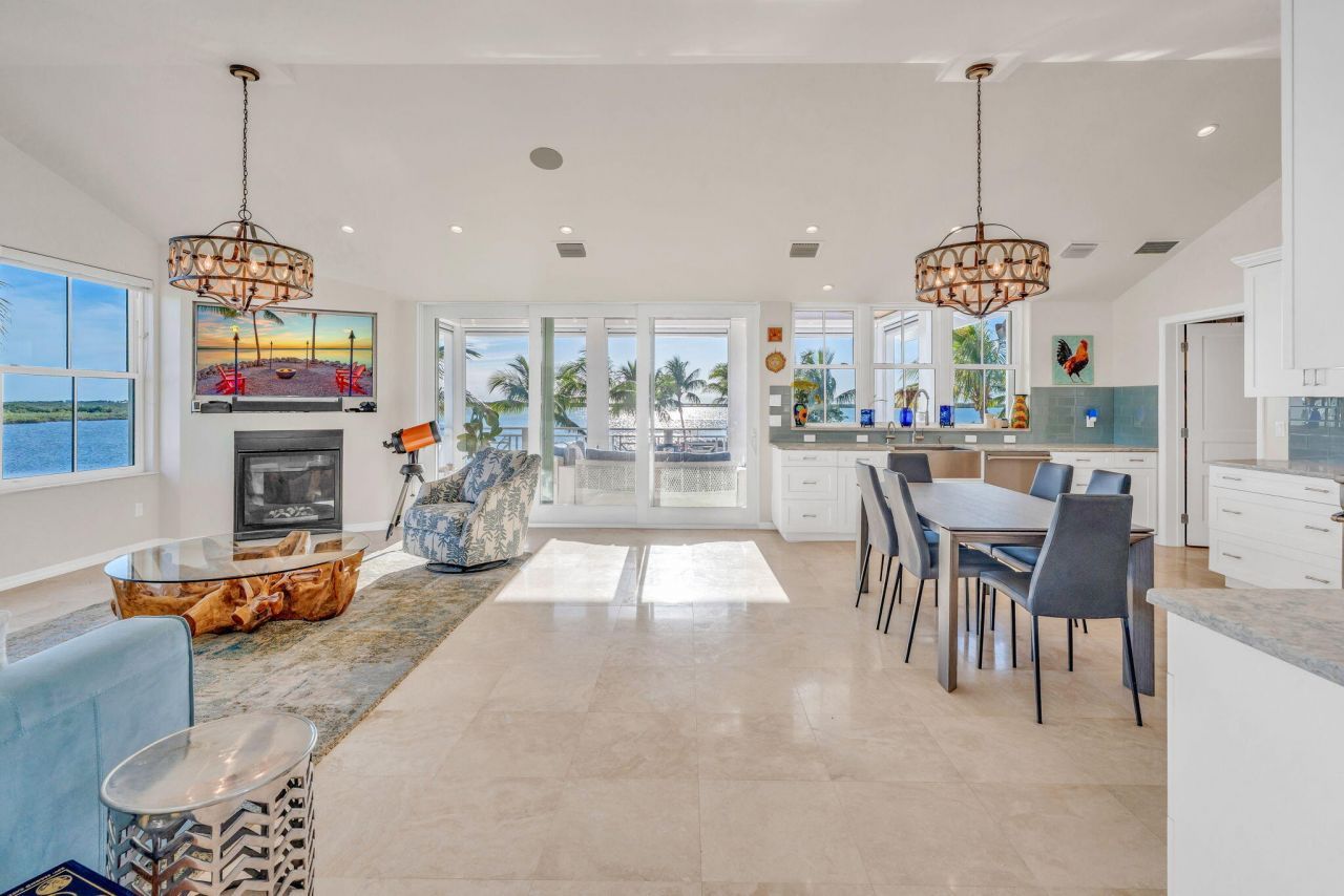 17013 Coral Drive, Sugarloaf, FL 33042 Photo