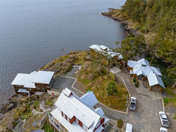 817 Sunset Pt, Sooke, BC V9Z 1N6