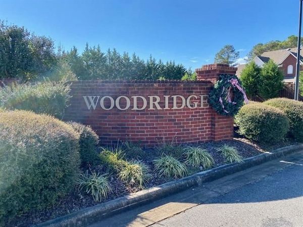 103 Oak Shadow St, Russellville, AL