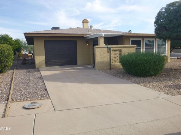 2205 N NICKLAUS Drive N, Mesa, AZ 85215