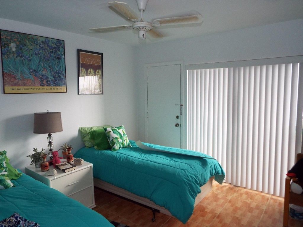 6060 S Falls Circle Drive, Unit 225, Lauderhill, FL 33319 Photo