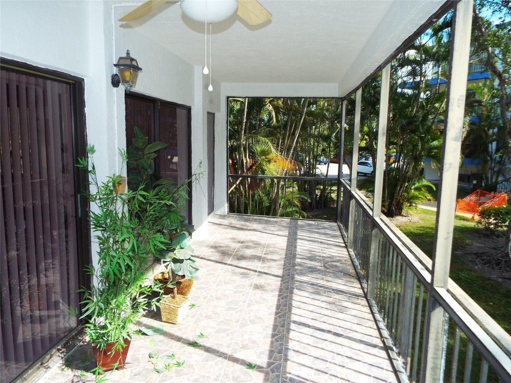 6060 S Falls Circle Drive, Unit 225, Lauderhill, FL 33319 Photo