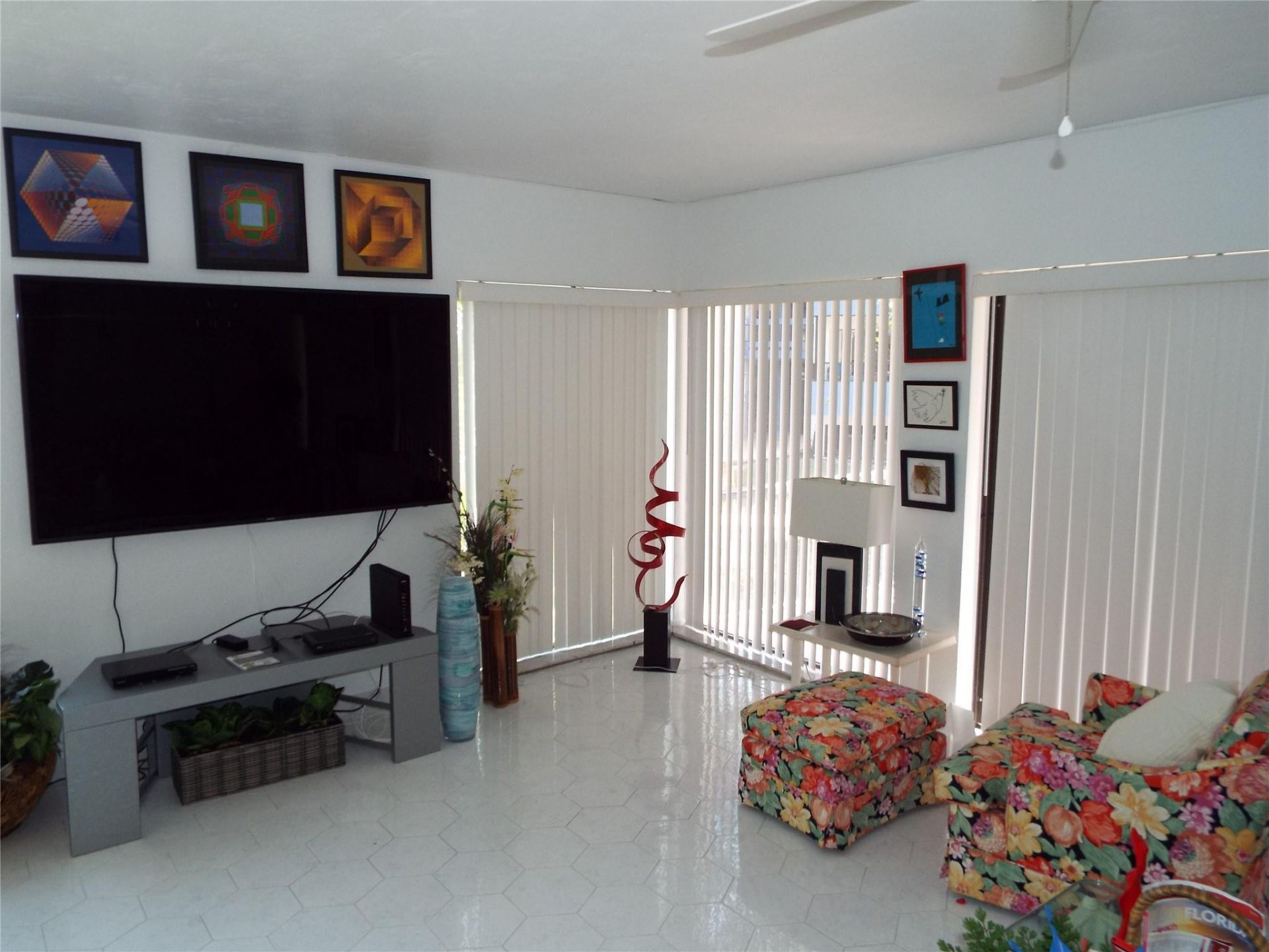 6060 S Falls Circle Drive, Unit 225, Lauderhill, FL 33319 Photo