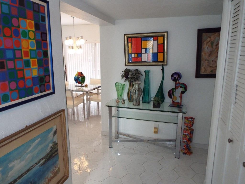 6060 S Falls Circle Drive, Unit 225, Lauderhill, FL 33319 Photo