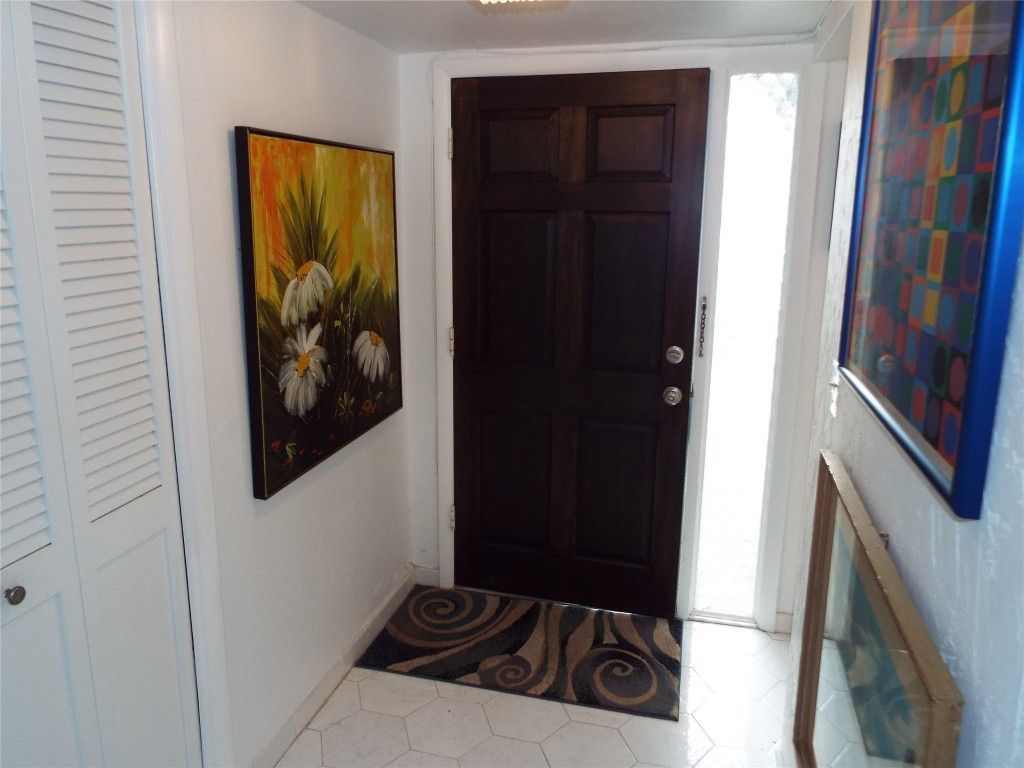 6060 S Falls Circle Drive, Unit 225, Lauderhill, FL 33319 Photo