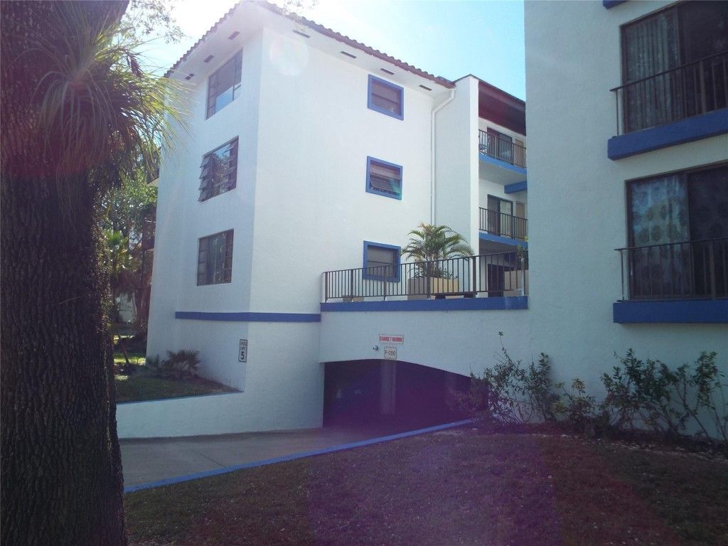 6060 S Falls Circle Drive, Unit 225, Lauderhill, FL 33319 Photo