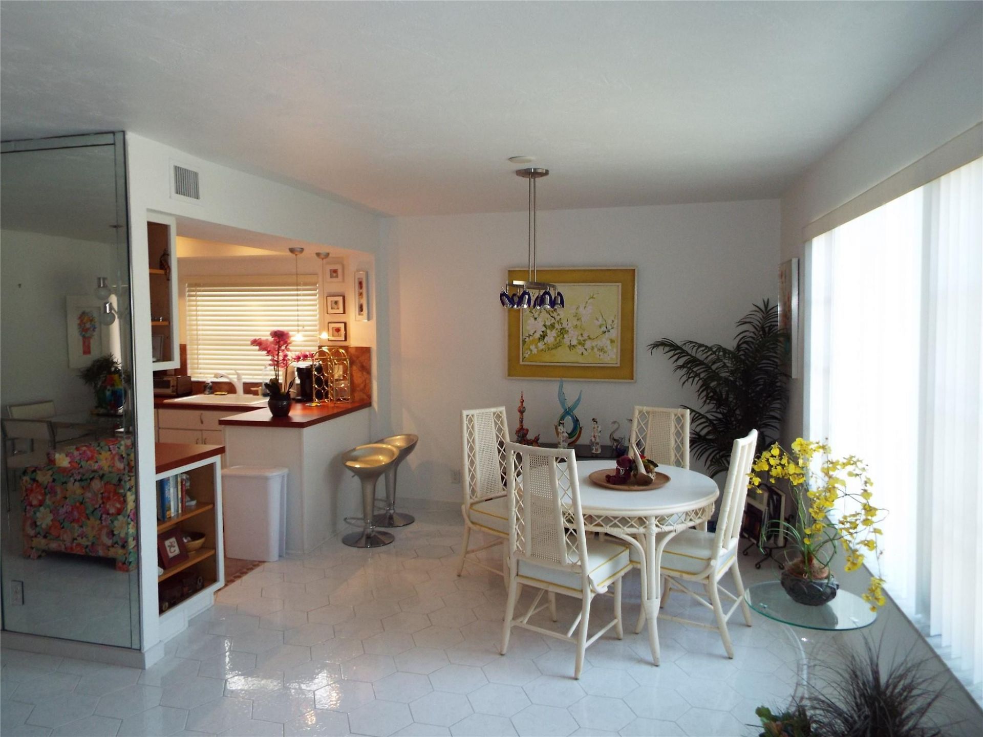 6060 S Falls Circle Drive, Unit 225, Lauderhill, FL 33319 Photo