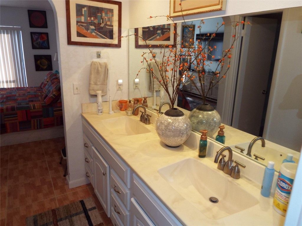 6060 S Falls Circle Drive, Unit 225, Lauderhill, FL 33319 Photo