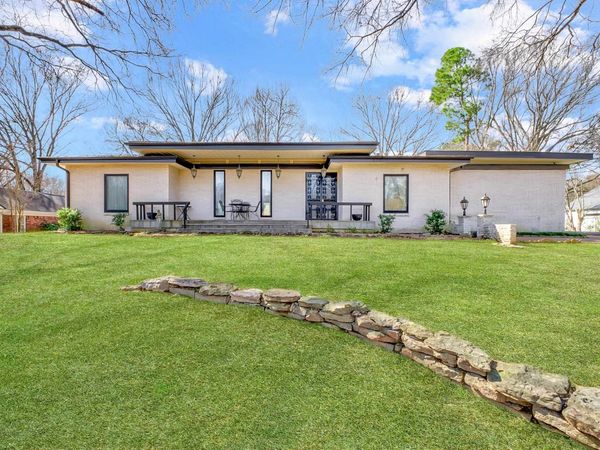 2011 KIRBY PKY, Memphis, TN 38119