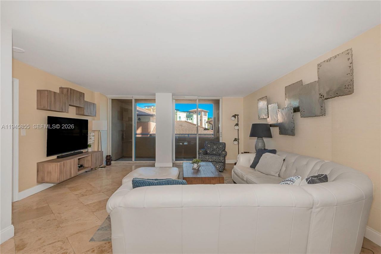 90 Alton Rd, Unit 301, Miami Beach, FL 33139 Photo