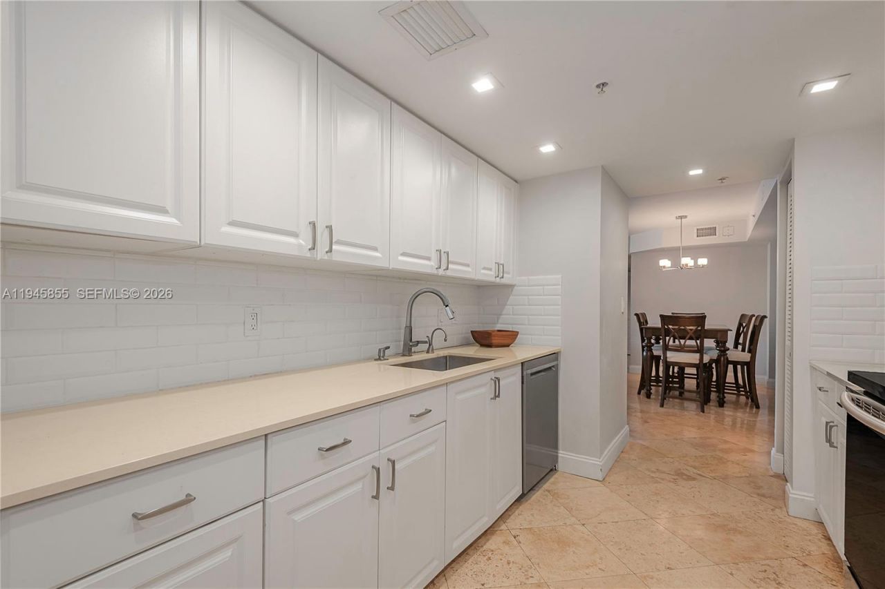 90 Alton Rd, Unit 301, Miami Beach, FL 33139 Photo