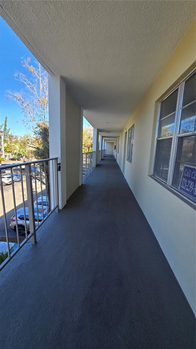 2900 NW 48th Ter, Unit 310, Lauderdale Lakes, FL 33313 Photo