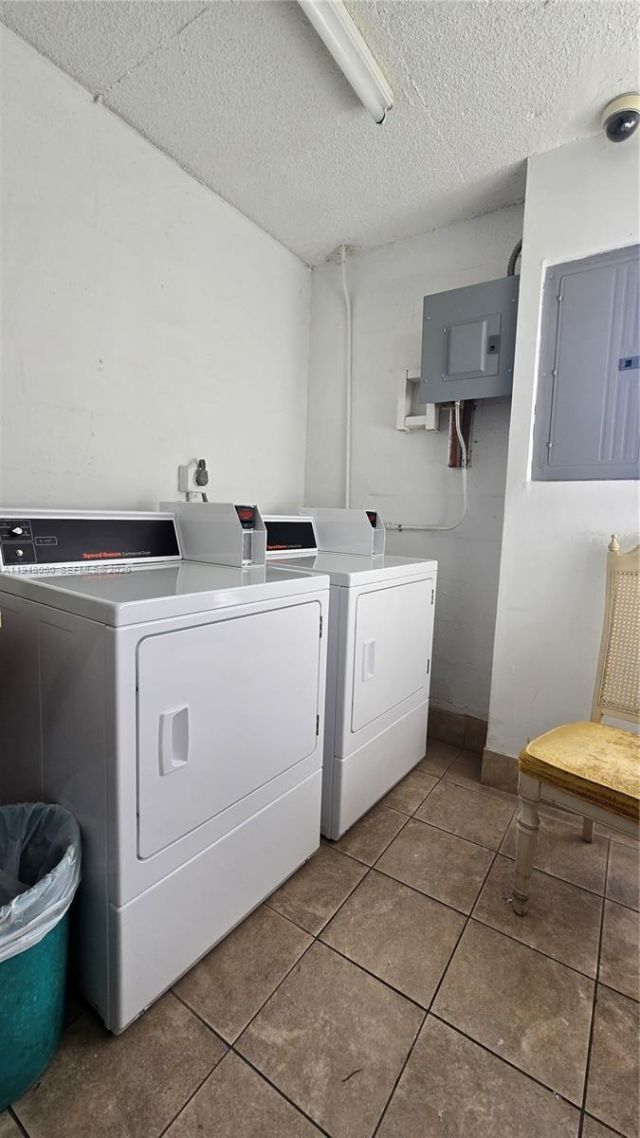 2900 NW 48th Ter, Unit 310, Lauderdale Lakes, FL 33313 Photo