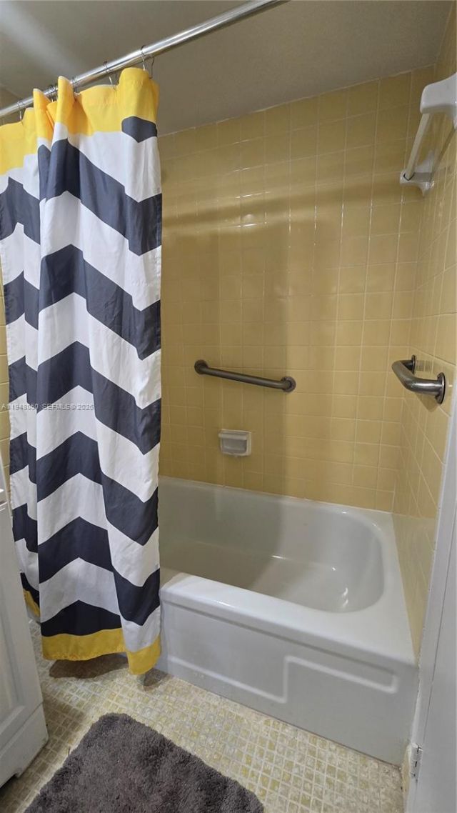 2900 NW 48th Ter, Unit 310, Lauderdale Lakes, FL 33313 Photo