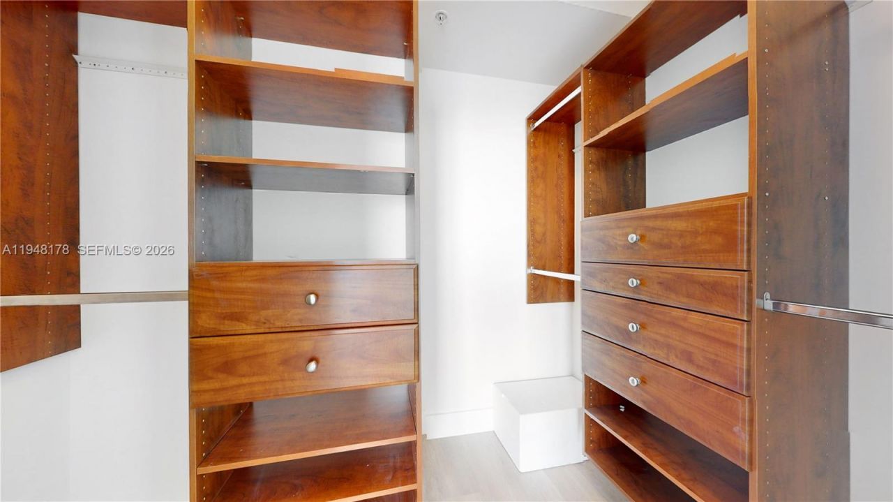 325 S Biscayne Blvd, Unit 2226, Miami, FL 33131 Photo