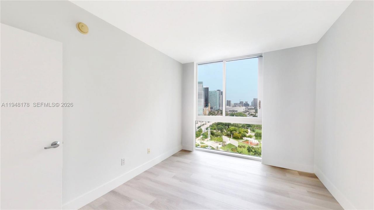 325 S Biscayne Blvd, Unit 2226, Miami, FL 33131 Photo