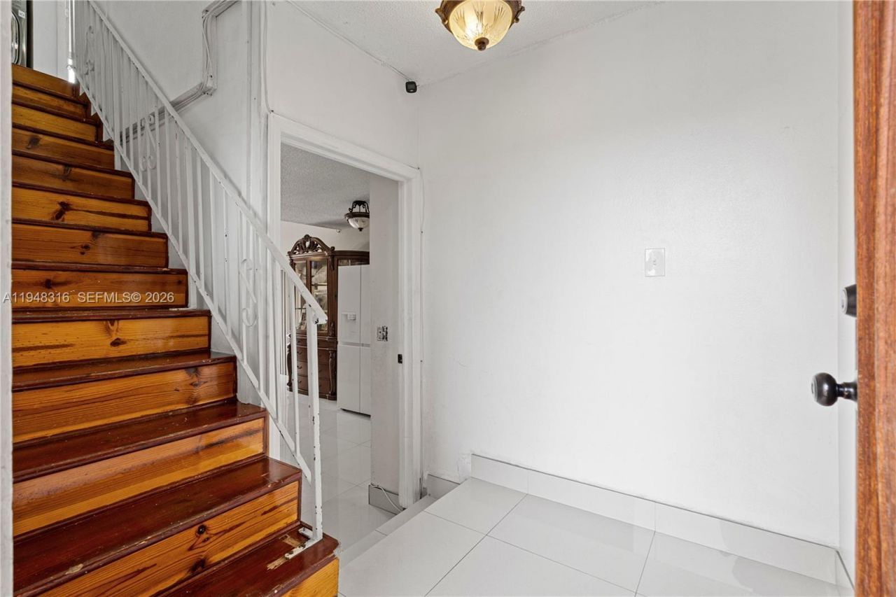 5890 W 25th Ct, Unit 6, Hialeah, FL 33016 Photo