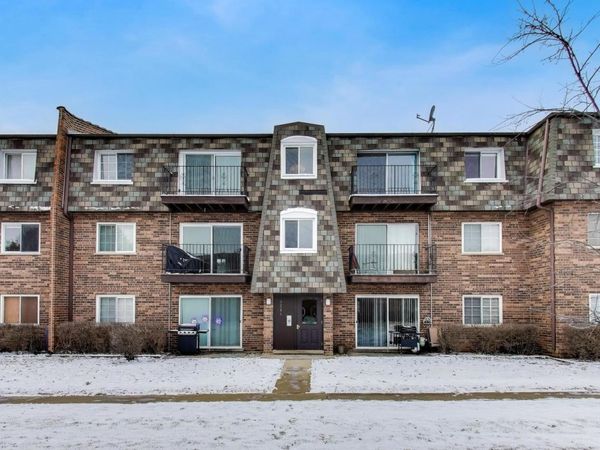 9381 Bay Colony Drive, Unit 3N, Des Plaines, IL 60016