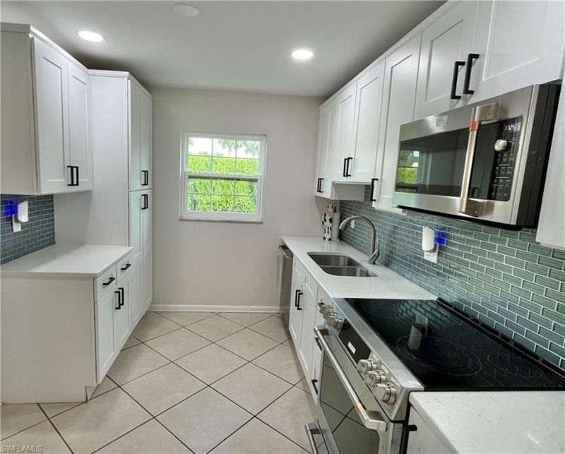 6986 Winkler Rd, Fort Myers, FL 33919 Photo
