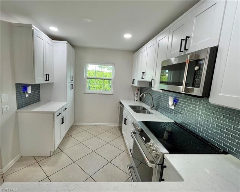 6986 Winkler Rd, Fort Myers, FL 33919 Photo
