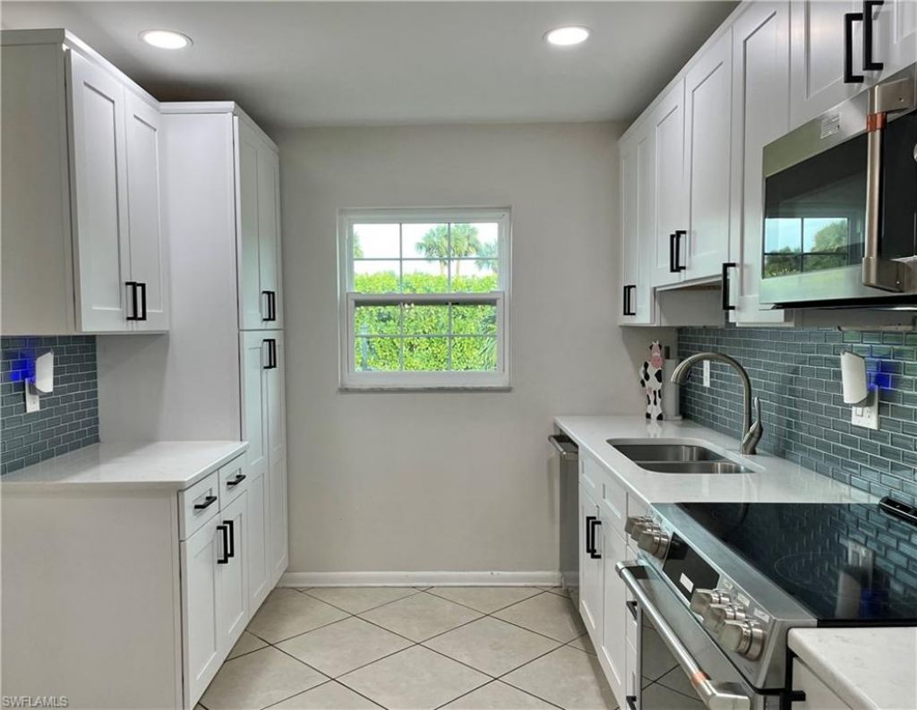 6986 Winkler Rd, Fort Myers, FL 33919 Photo