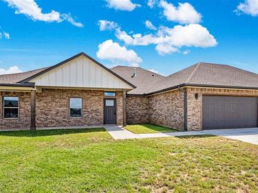 4297 Peak Ln, Elgin, OK 73538