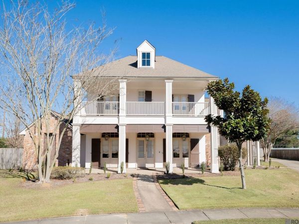 13717 Earls Ct, Saint George, LA 70810