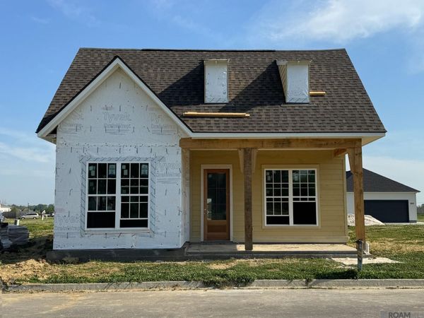 5189 Stonewater Dr, Gonzales, LA 70737