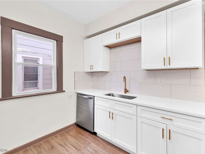 3887 W 21st Street, Cleveland, OH 44109 Photo 5