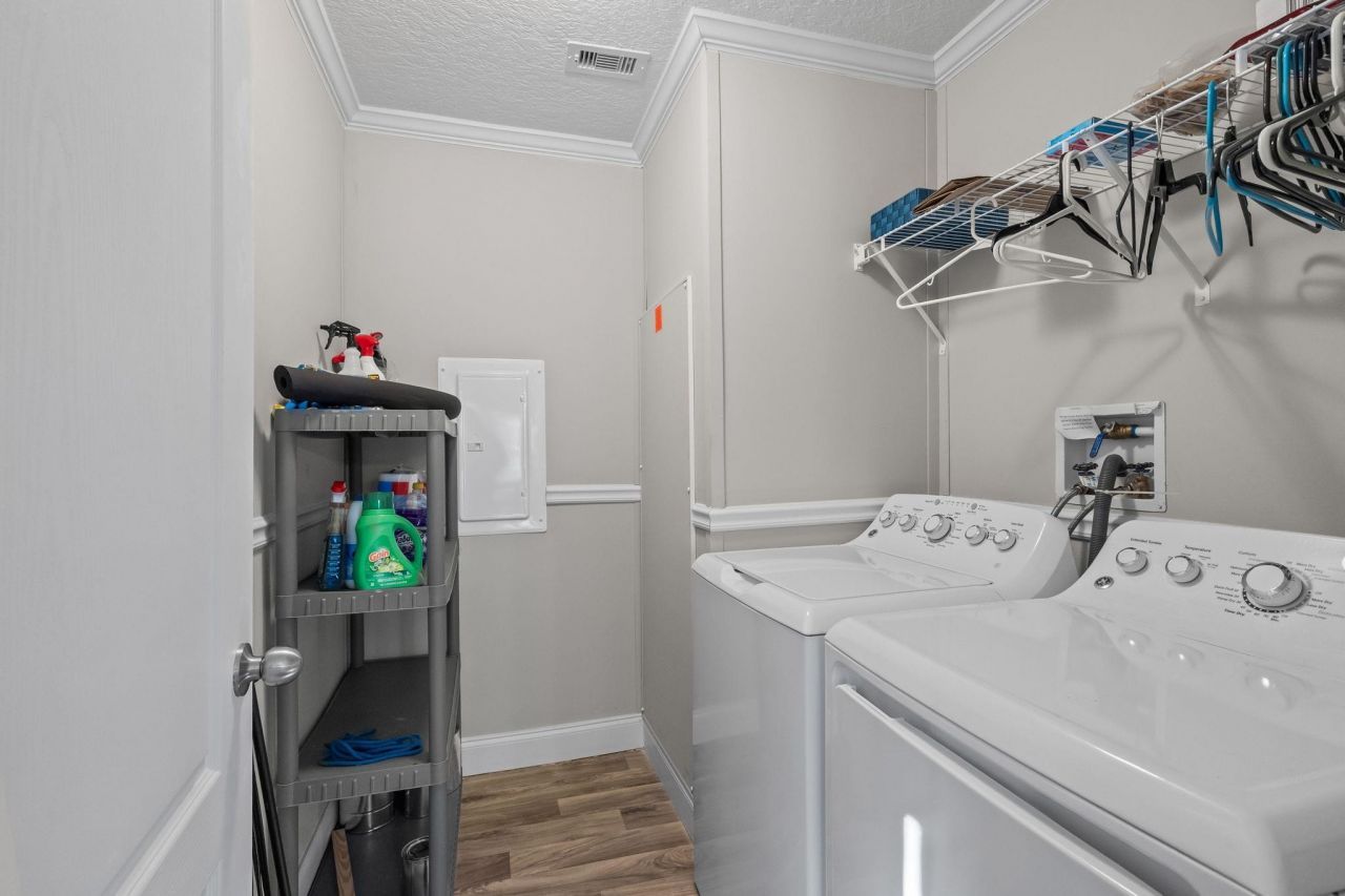 935 Southpark Dr. Photo 22