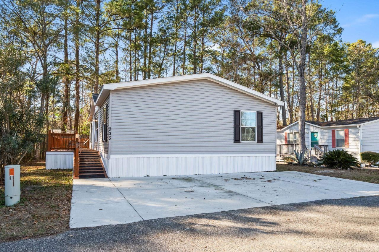 935 Southpark Dr. Photo 23