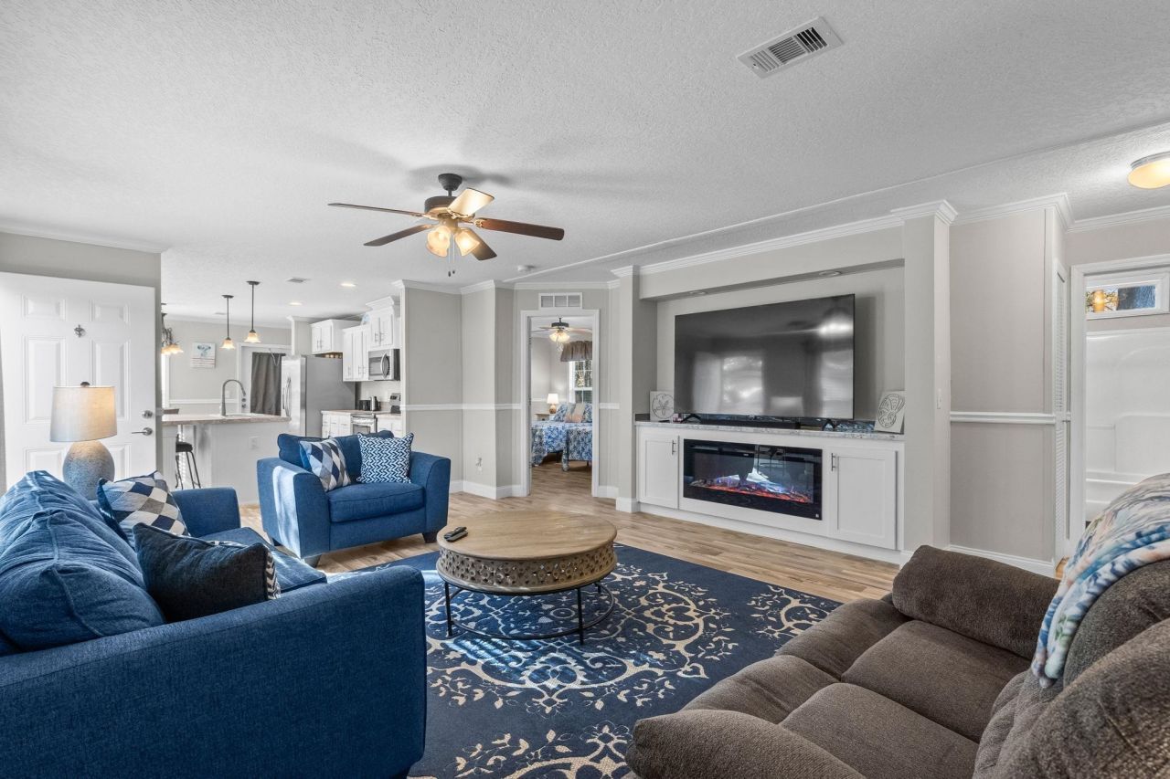 935 Southpark Dr. Photo 5