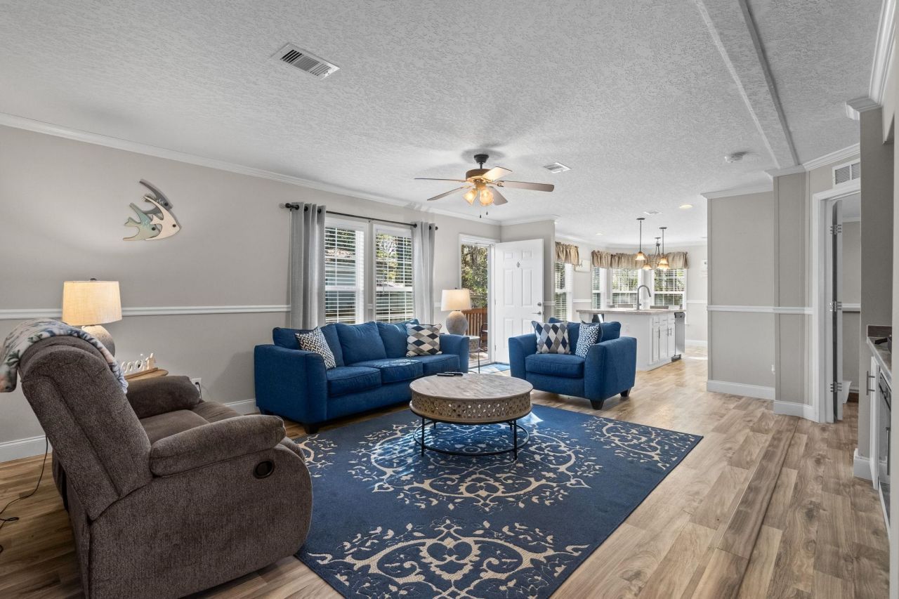 935 Southpark Dr. Photo 6