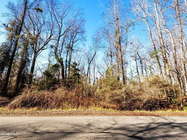 107 Tradewinds Road, Newport, NC 28570