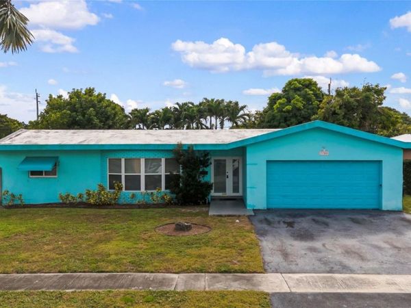 3700 NW 25th St, Lauderdale Lakes, FL 33311