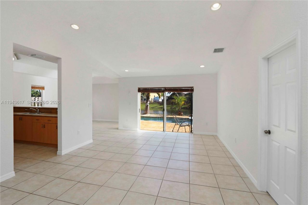 21055 SW 89th Pl, Cutler Bay, FL 33189 Photo