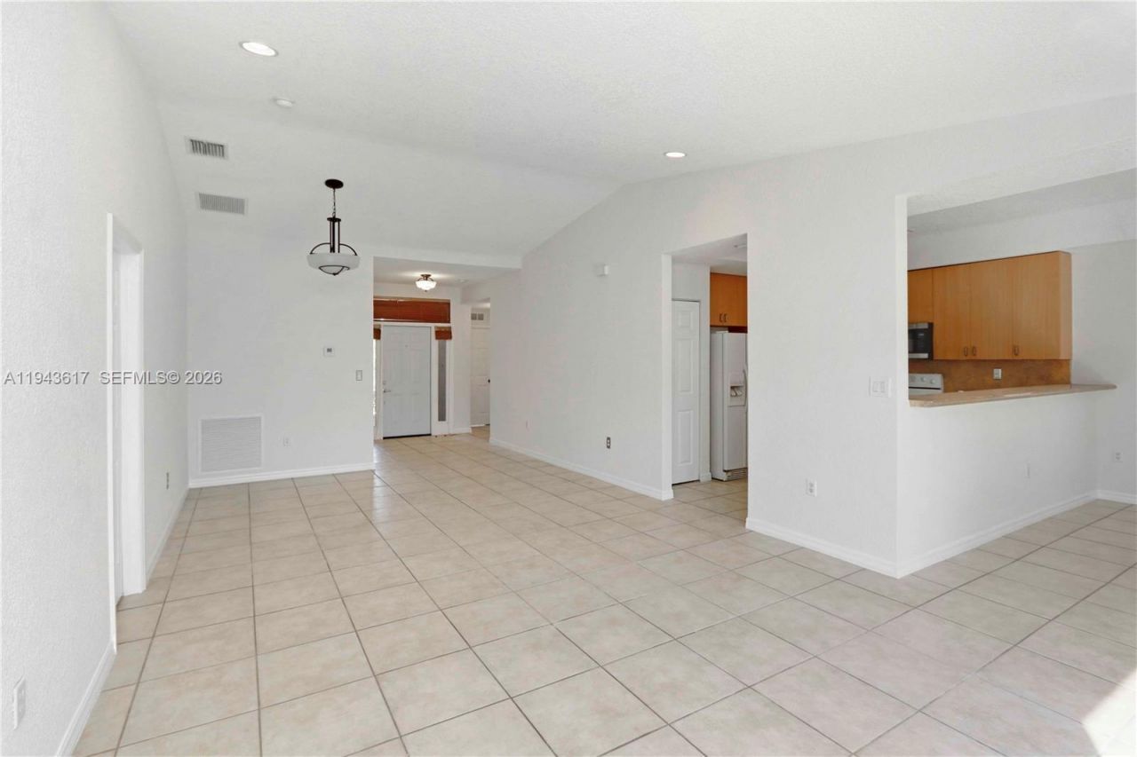 21055 SW 89th Pl, Cutler Bay, FL 33189 Photo